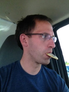 Eating a cookie while driving?